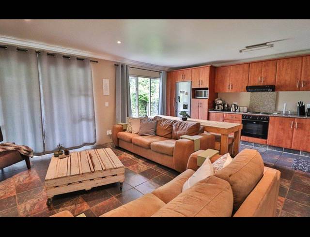 4 BEDROOM FREESTANDING FOR SALE IN DAWNCLIFFE
